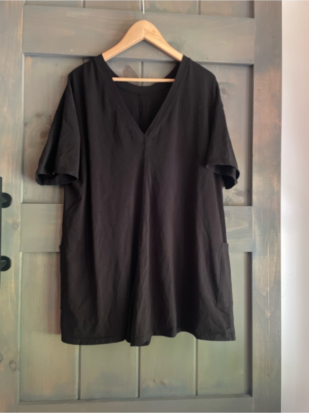 Women’s Black V-Neck Short-Sleeve Jumpsuit Romper